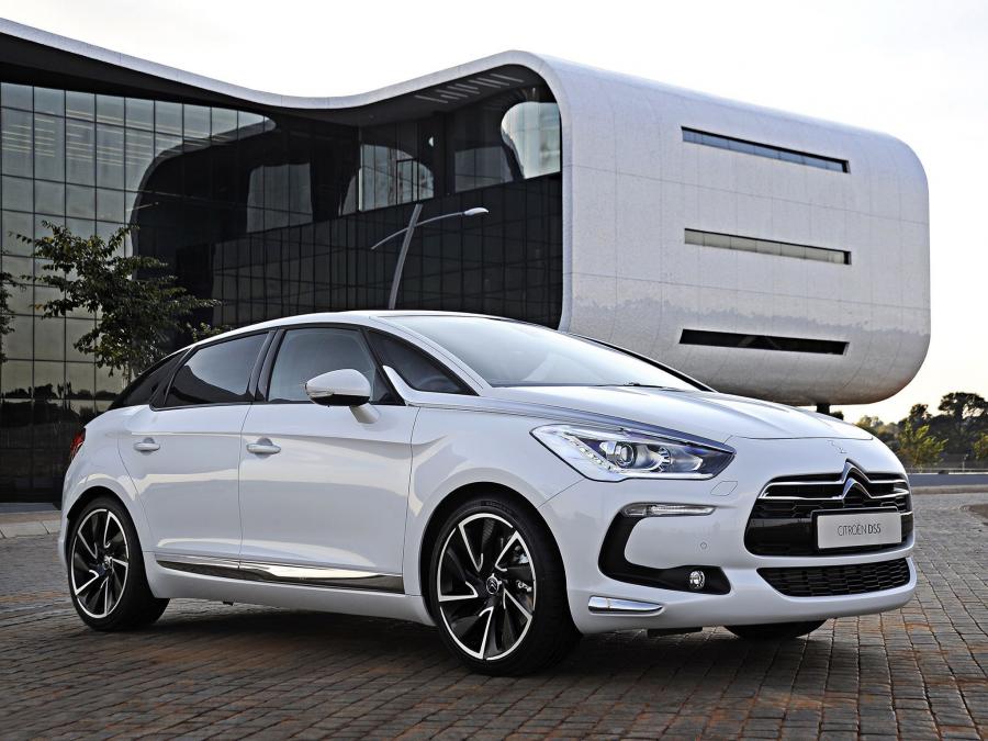  Citroen DS5 2012 года  (ZA) (фото 7 из 26)